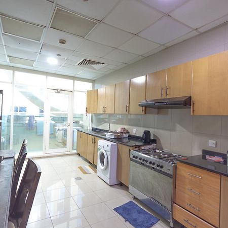 Budget Rooms With Private Bathroom For 'Girls' Only In Dubai, Marina ภายนอก รูปภาพ