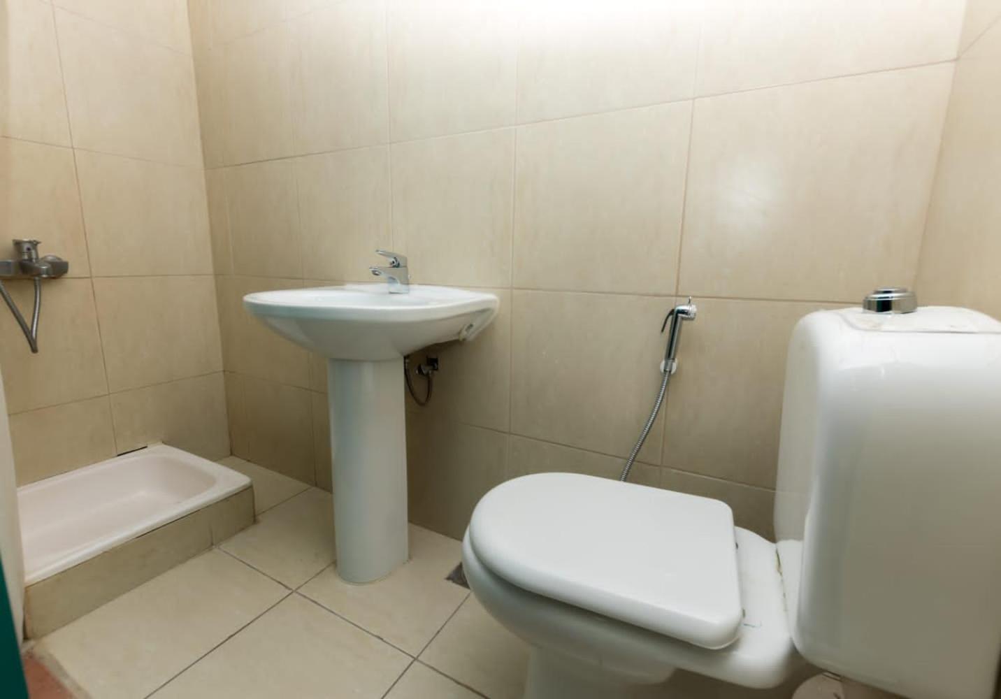 Budget Rooms With Private Bathroom For 'Girls' Only In Dubai, Marina ภายนอก รูปภาพ