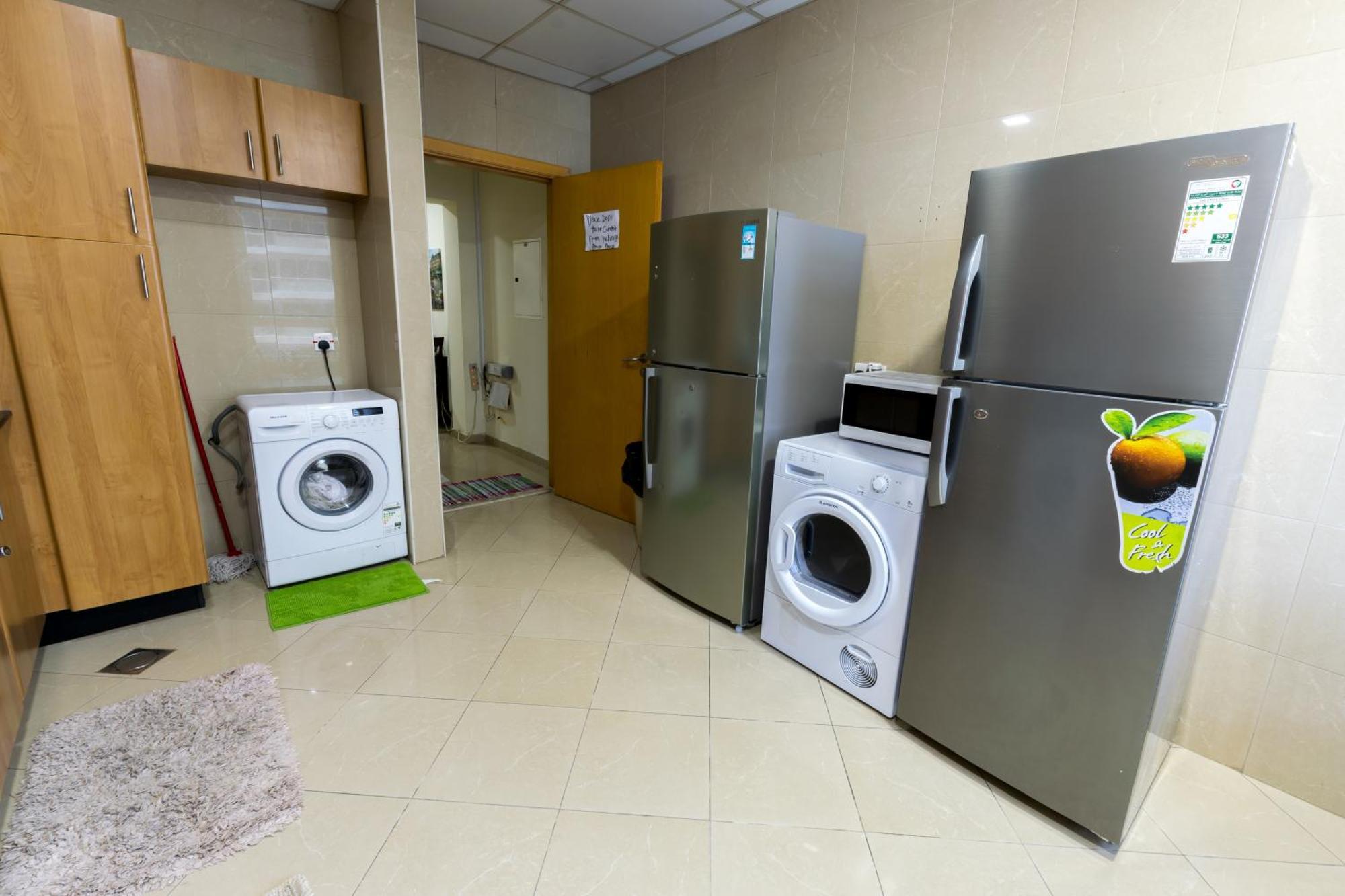 Budget Rooms With Private Bathroom For 'Girls' Only In Dubai, Marina ภายนอก รูปภาพ