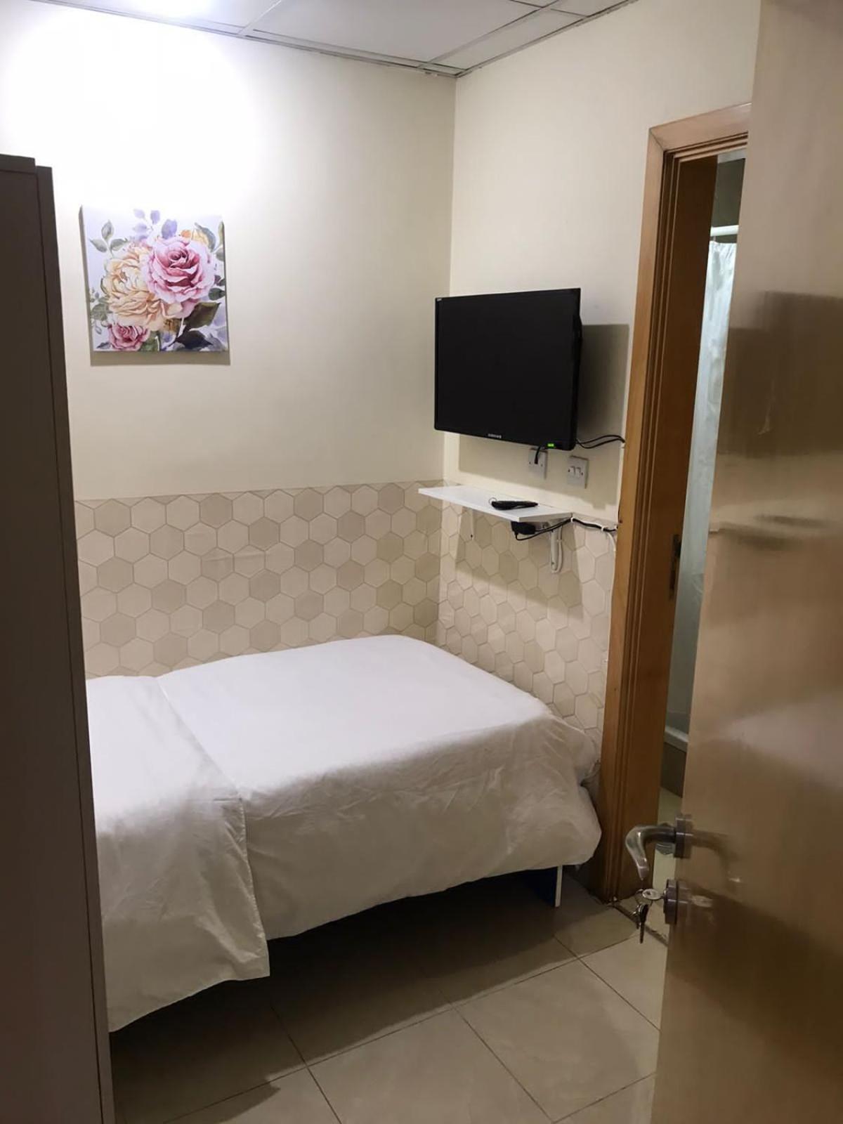 Budget Rooms With Private Bathroom For 'Girls' Only In Dubai, Marina ภายนอก รูปภาพ