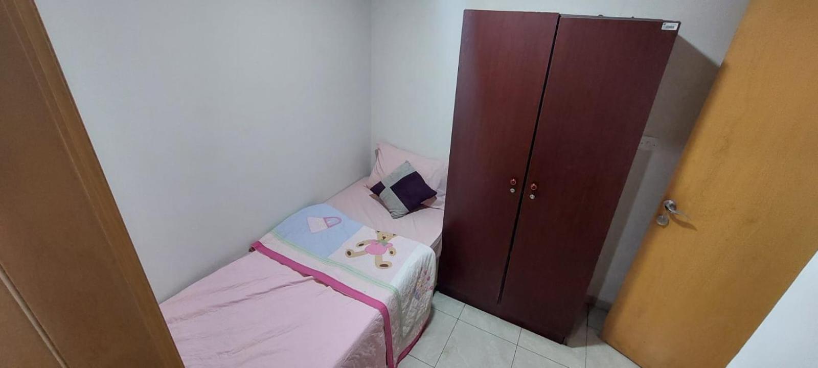 Budget Rooms With Private Bathroom For 'Girls' Only In Dubai, Marina ภายนอก รูปภาพ
