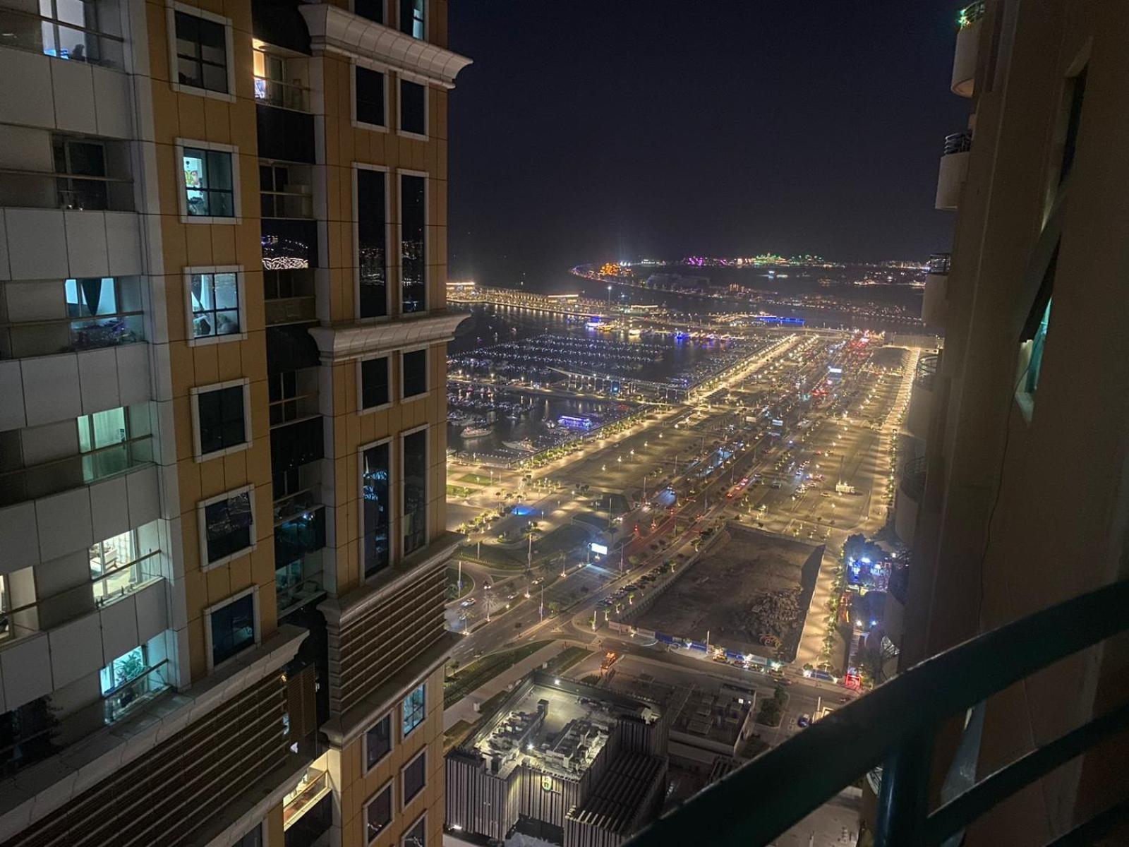 Budget Rooms With Private Bathroom For 'Girls' Only In Dubai, Marina ภายนอก รูปภาพ