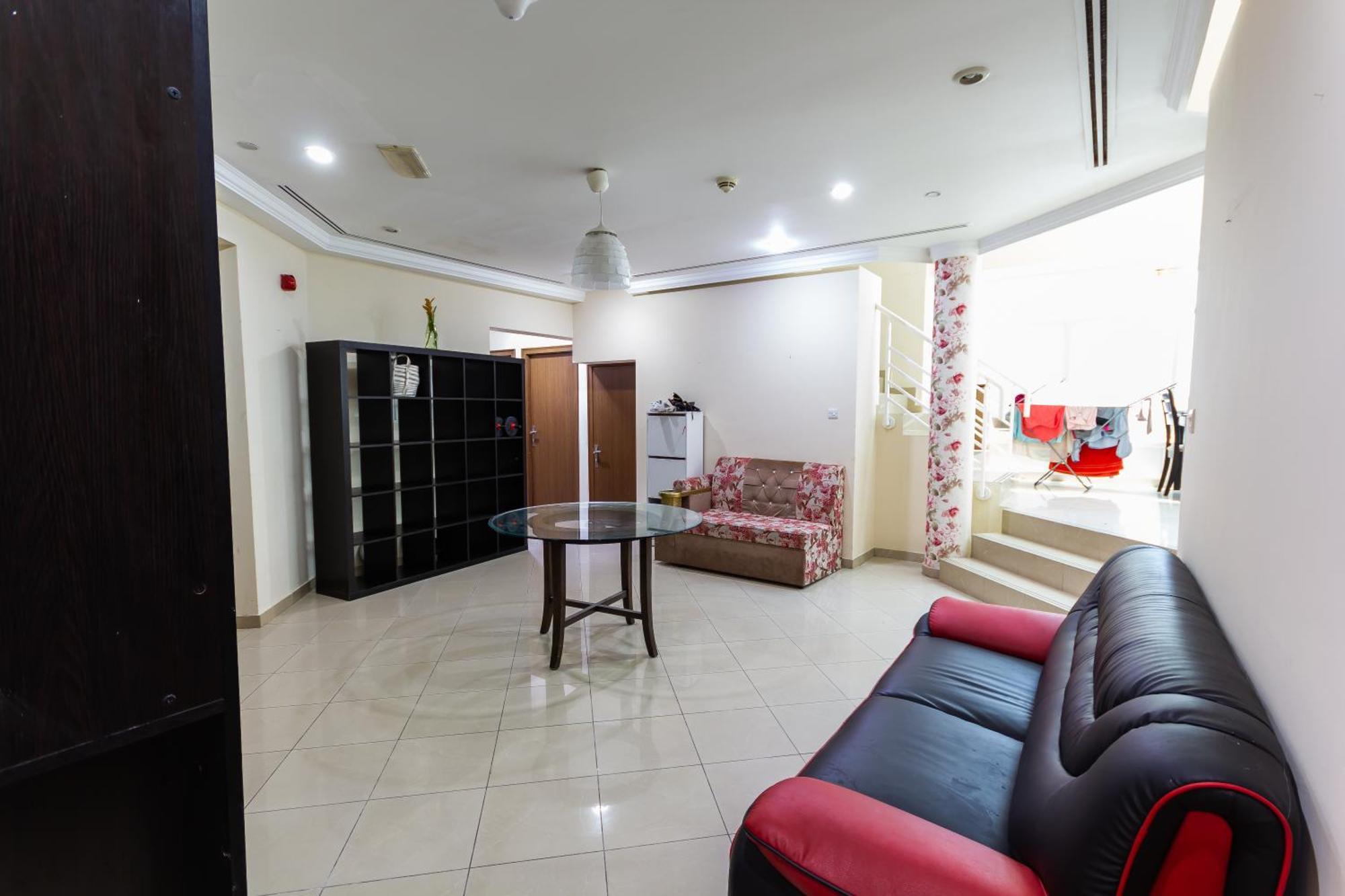 Budget Rooms With Private Bathroom For 'Girls' Only In Dubai, Marina ภายนอก รูปภาพ
